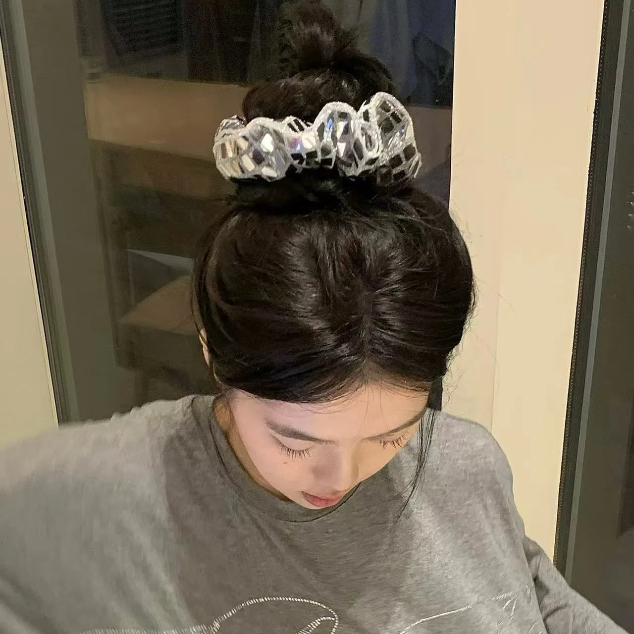 Shiny Sequin Hair Scrunchies Silver Glitter Hair Ties for Women Girls Daily Party Hair Accessories Gift