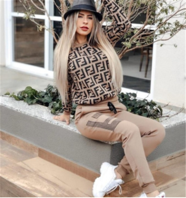 Printed Hoodie and Sportswear Set