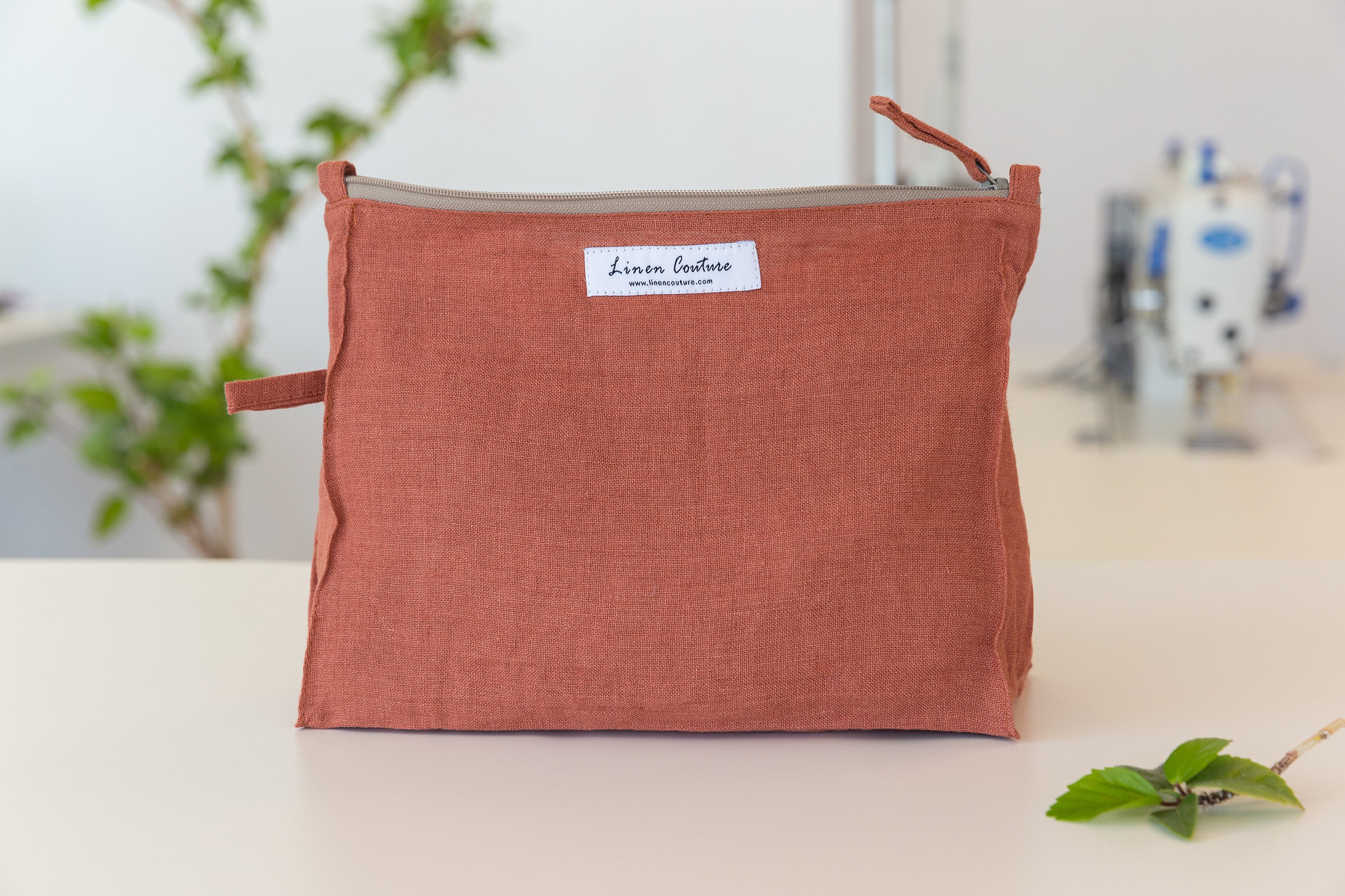 Melange Burgundy linen large makeup bag | 44391332