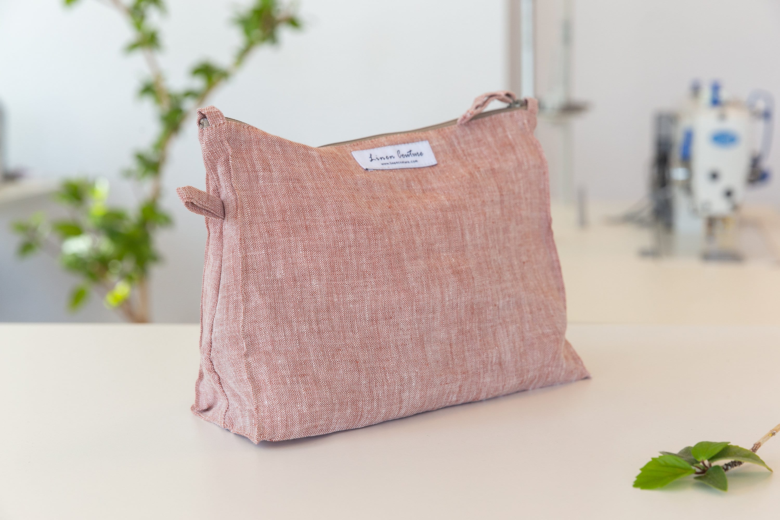 Melange Burgundy linen large makeup bag | 44391332